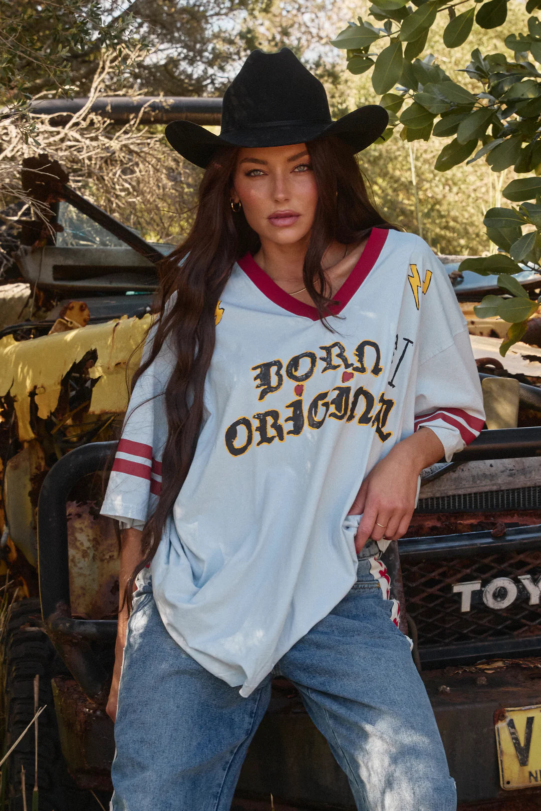 THE VERY OVERSIZED BORN ORIGINAL TEE - SKY/MAROON