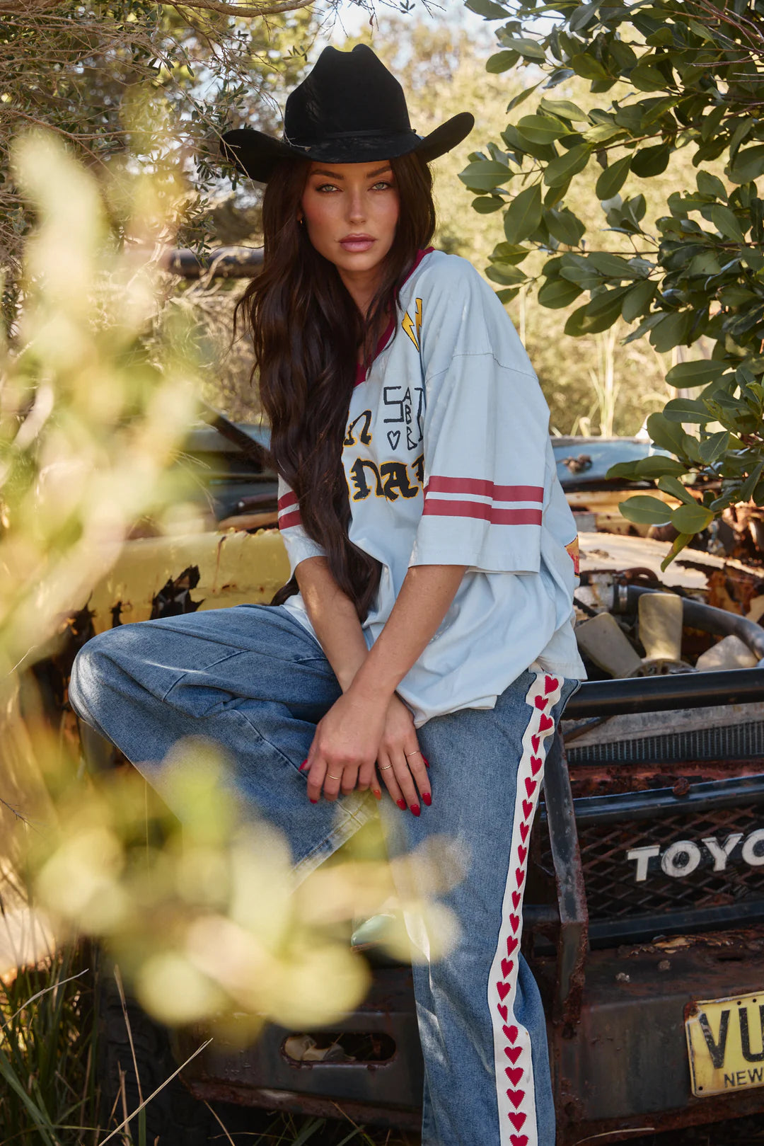 THE VERY OVERSIZED BORN ORIGINAL TEE - SKY/MAROON
