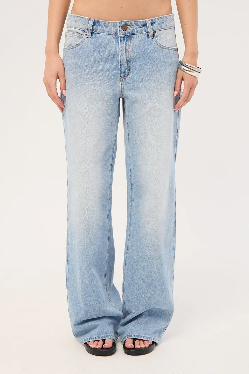 99 LOW BAGGY KAIA WORN