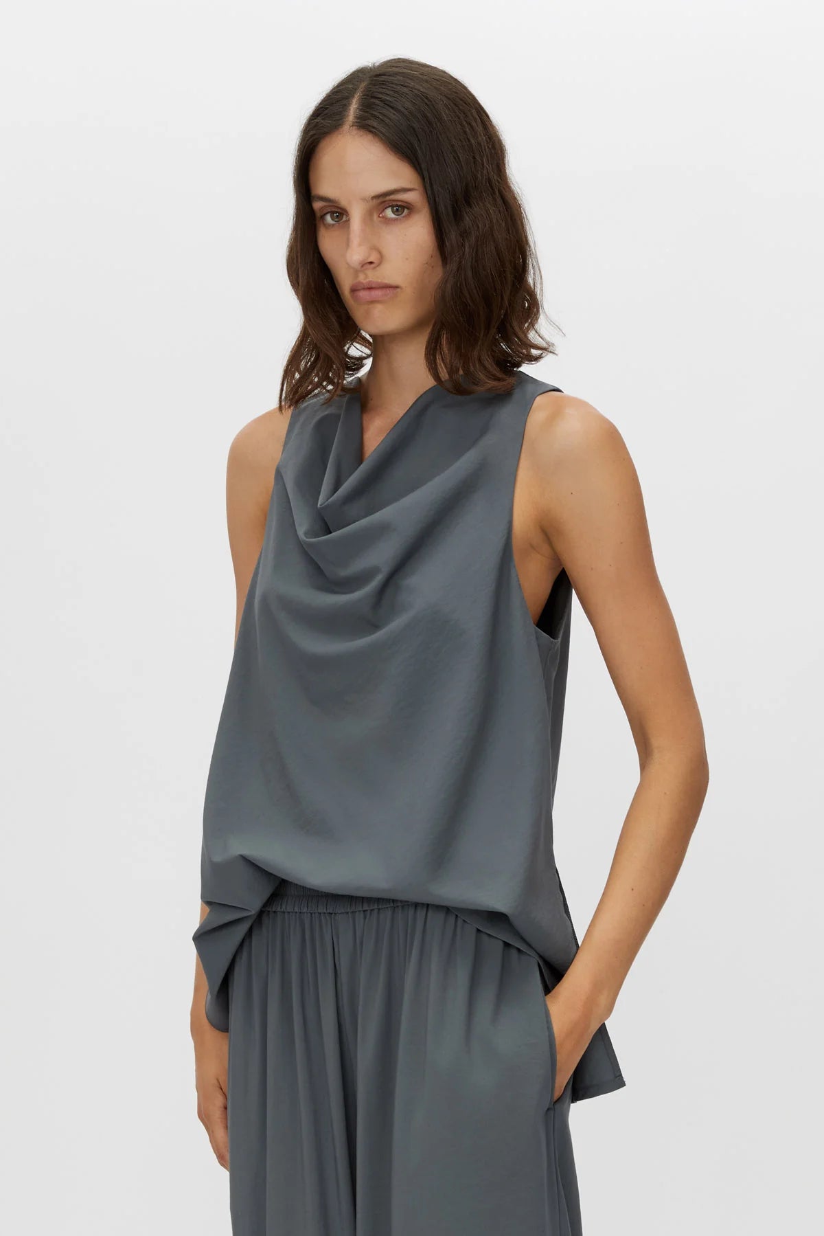 ESSENCE TOP - STEEL