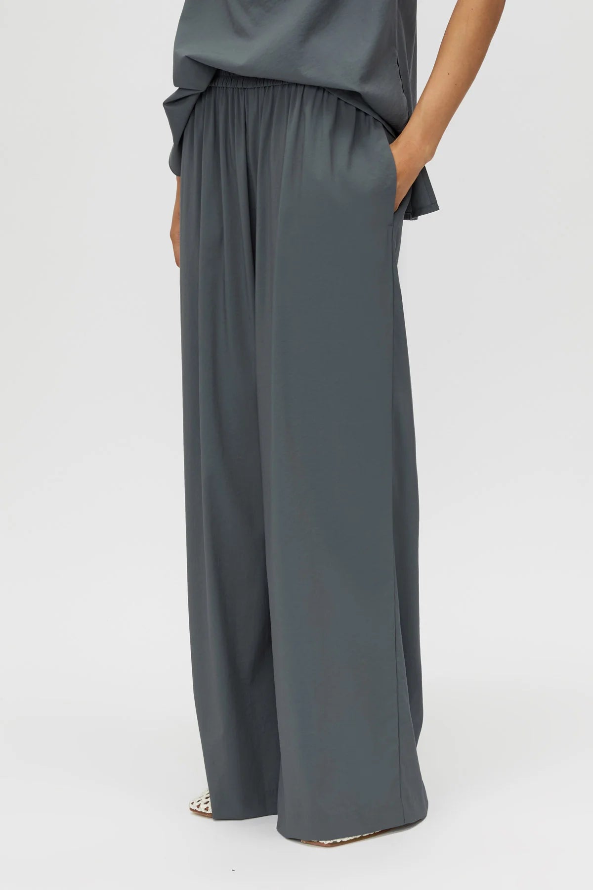 ESSENCE PANT - STEEL