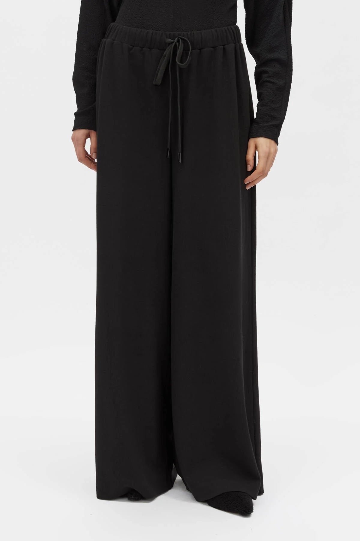 SERENITAS LOUNGE PANT - BLACK