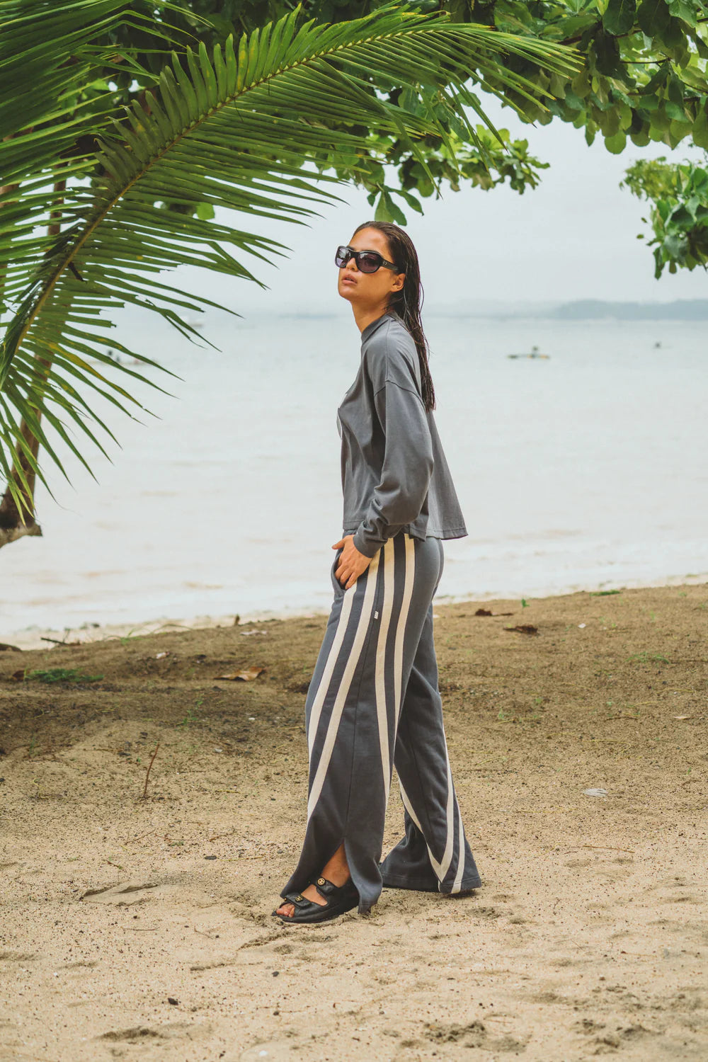 RACES TRACKPANT- 260210187 WASHED BLACK