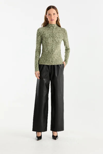 SADIE LS TOP - GREEN SNAKE PRINT