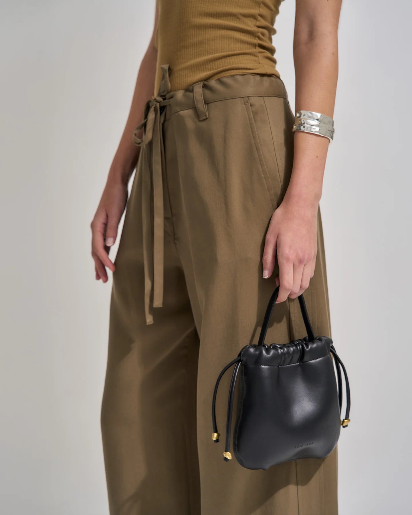 HALLE CROSSBODY BAG - BLACK