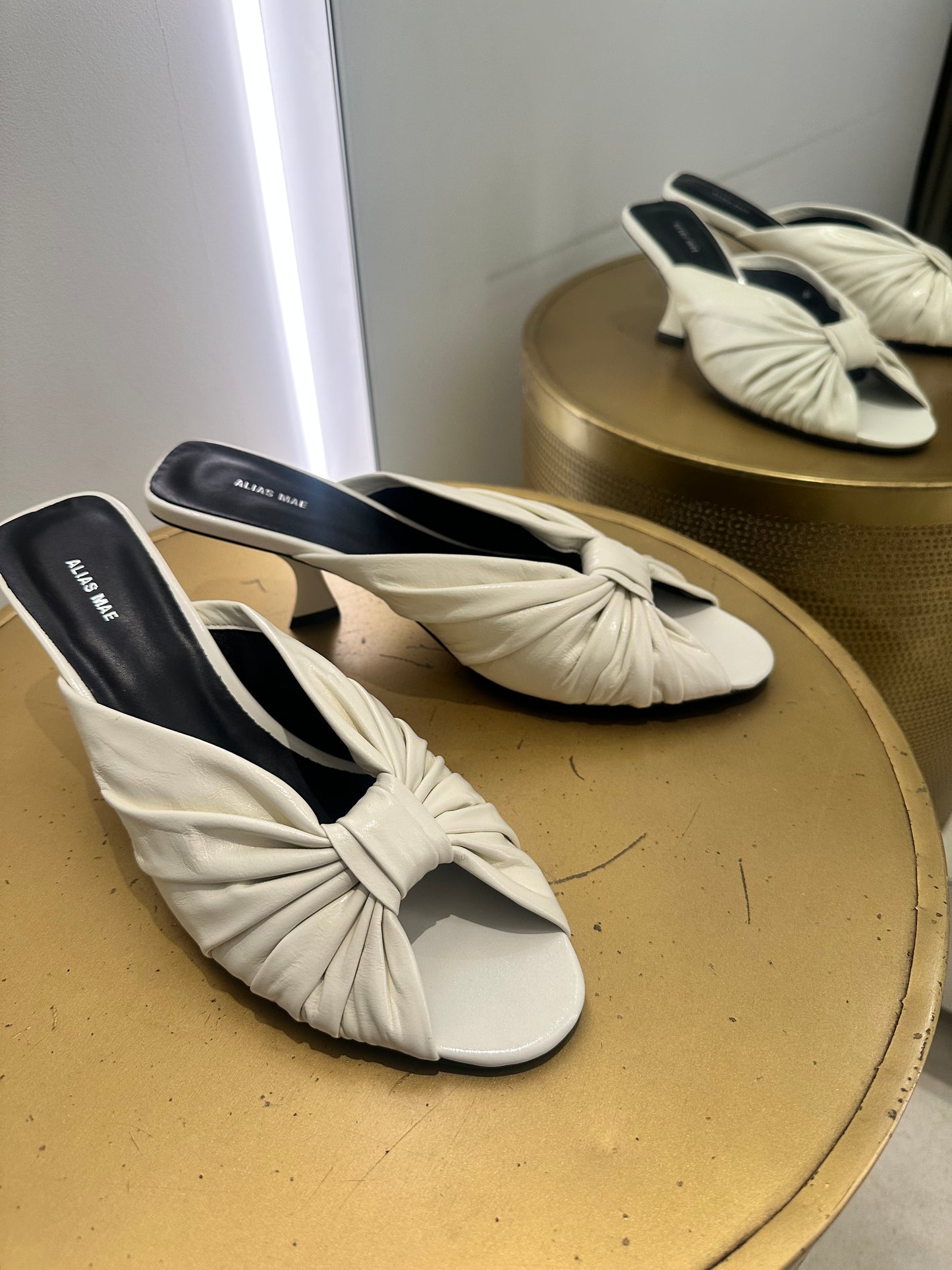 BESSY -IVORY OILY CRINKLE LEATHER