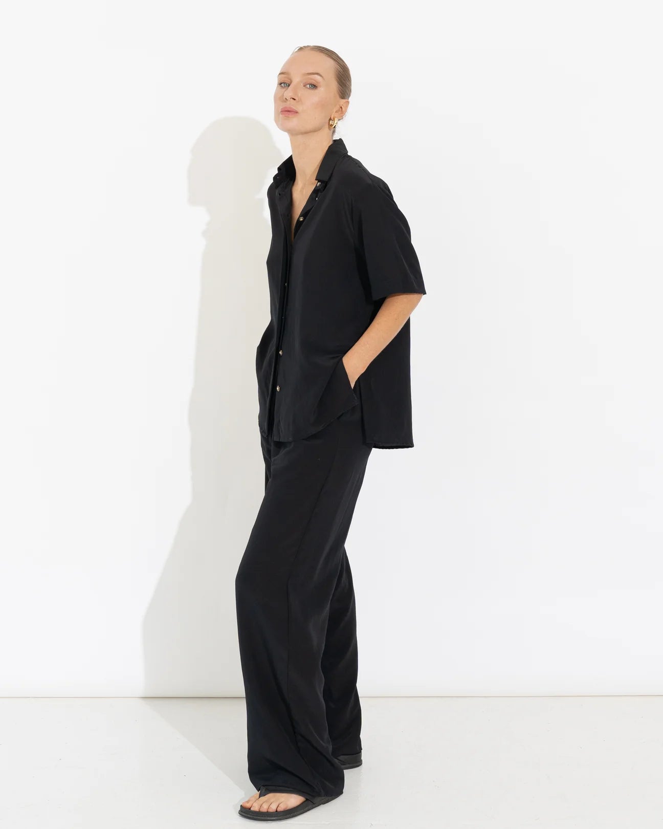 PALOMA SHORT SLEEVE SHIRT - BLACK