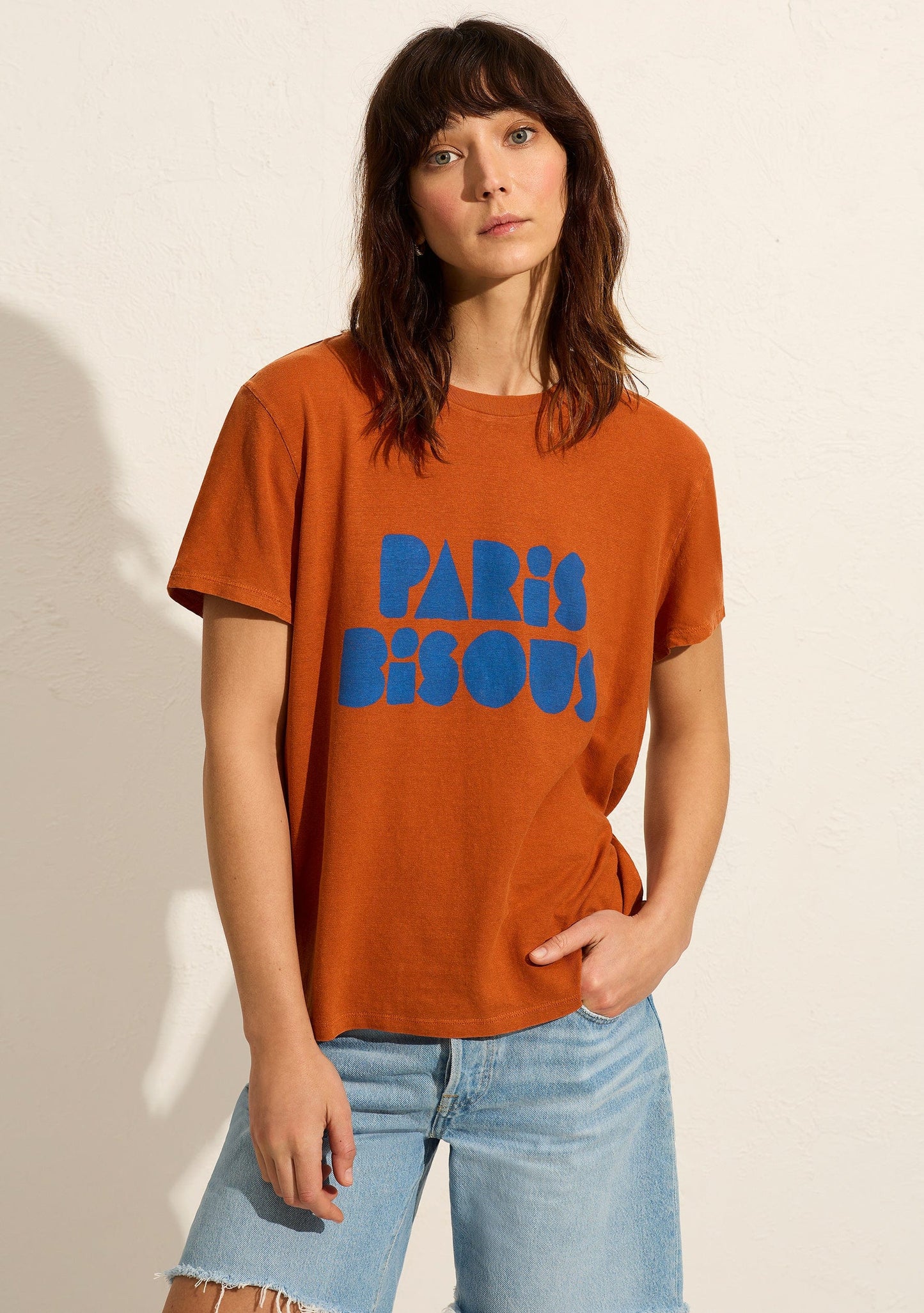 PARIS KISSES CLASSIC TEE