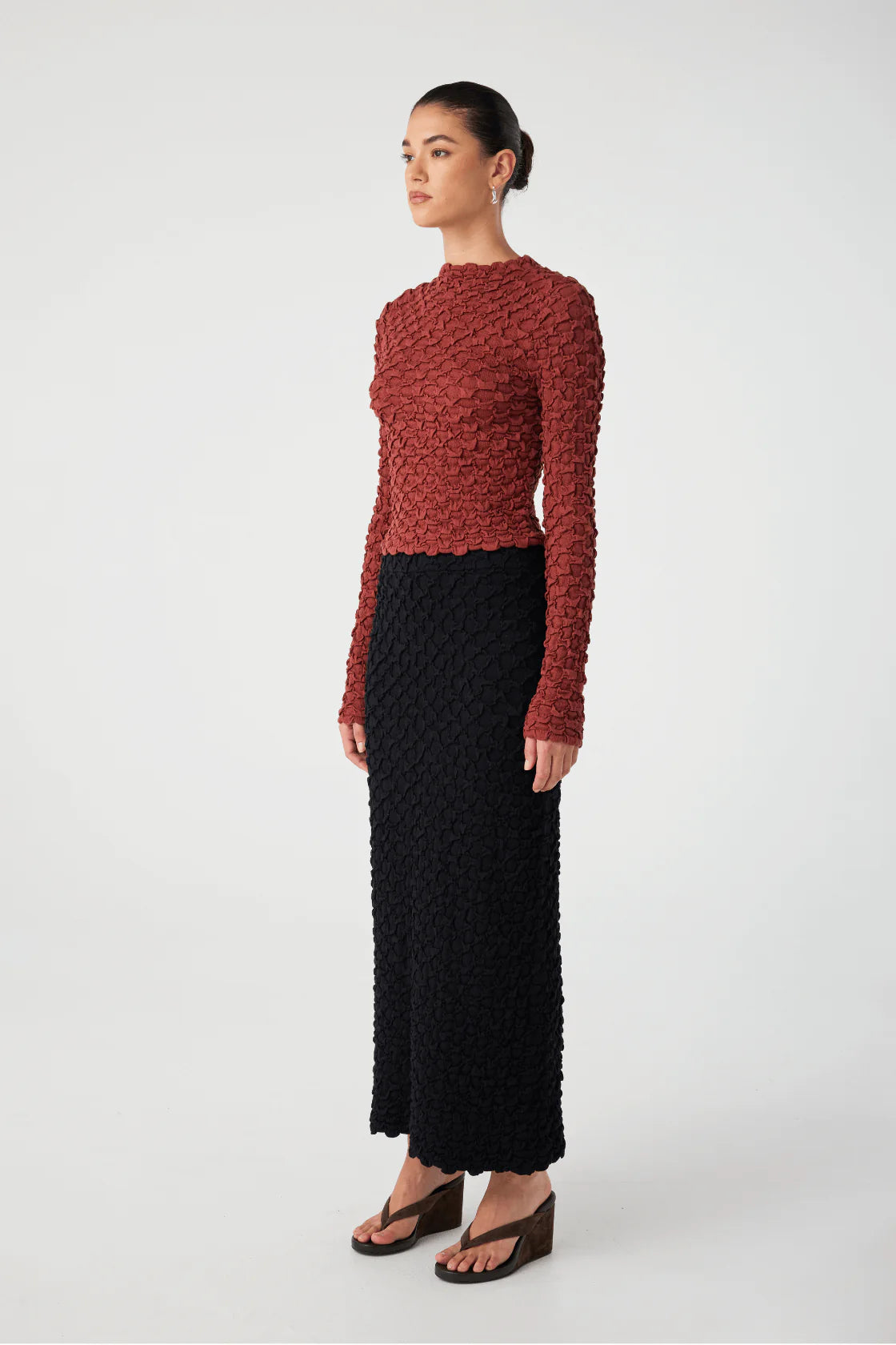 SUVI HIGH NECK TOP - HALF RED