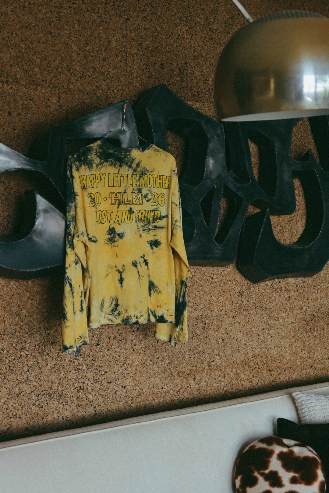 LOST AND FOUND TIE DYE L/S TEE - YELLOW/BLK