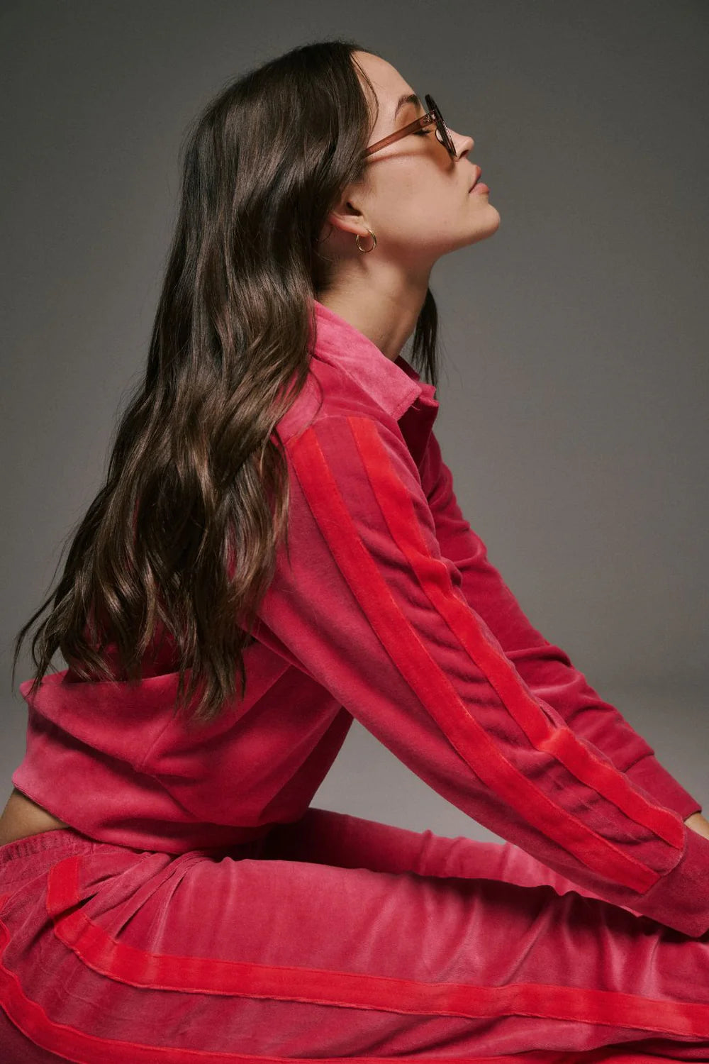 MARA VELOUR SWEATER - POMEGRANATE