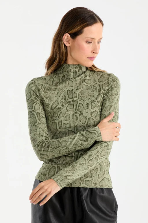 SADIE LS TOP - GREEN SNAKE PRINT