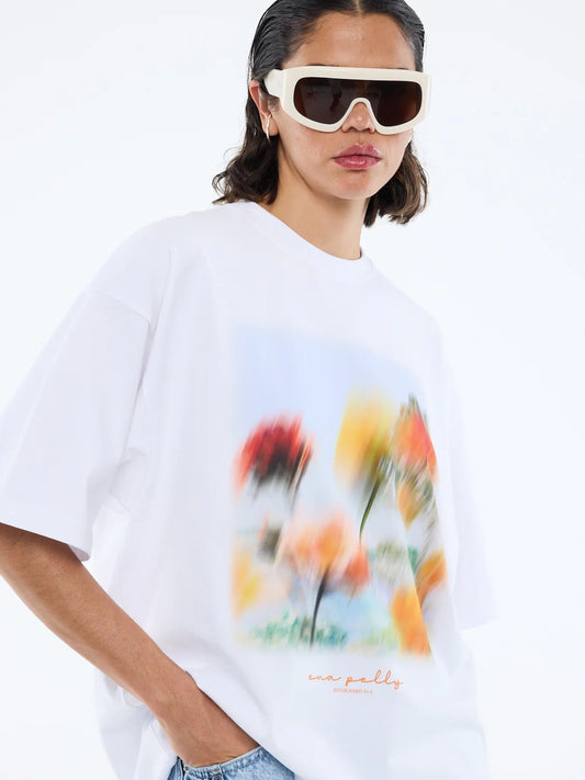 BLURRED DAISY FRAME - WHITE