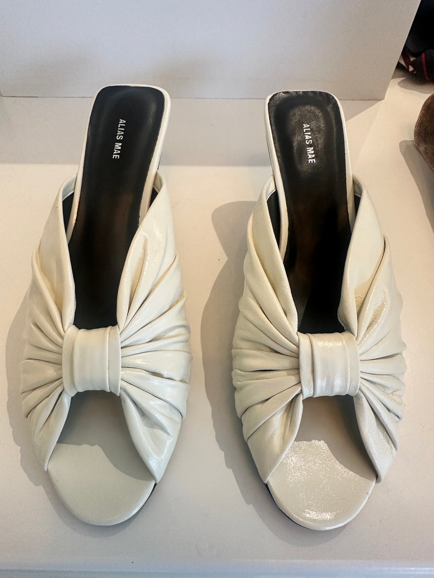 BESSY -IVORY OILY CRINKLE LEATHER