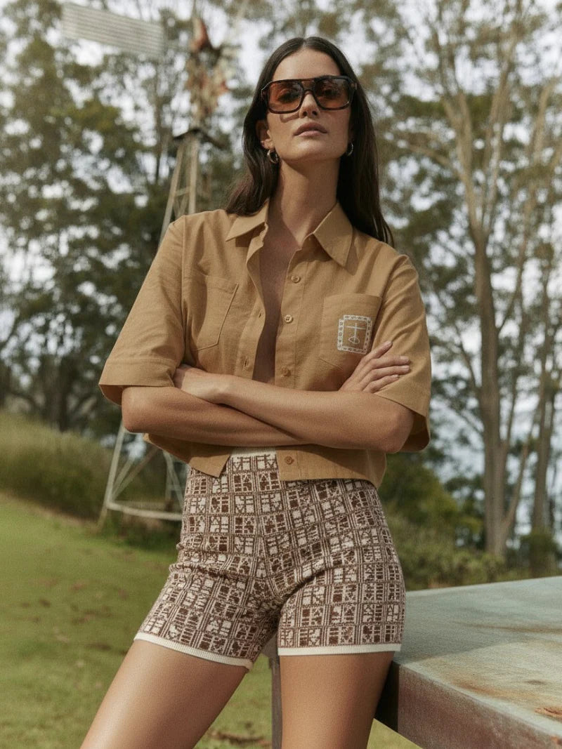 ICONIC YARDAGE SHORTS - BROWN