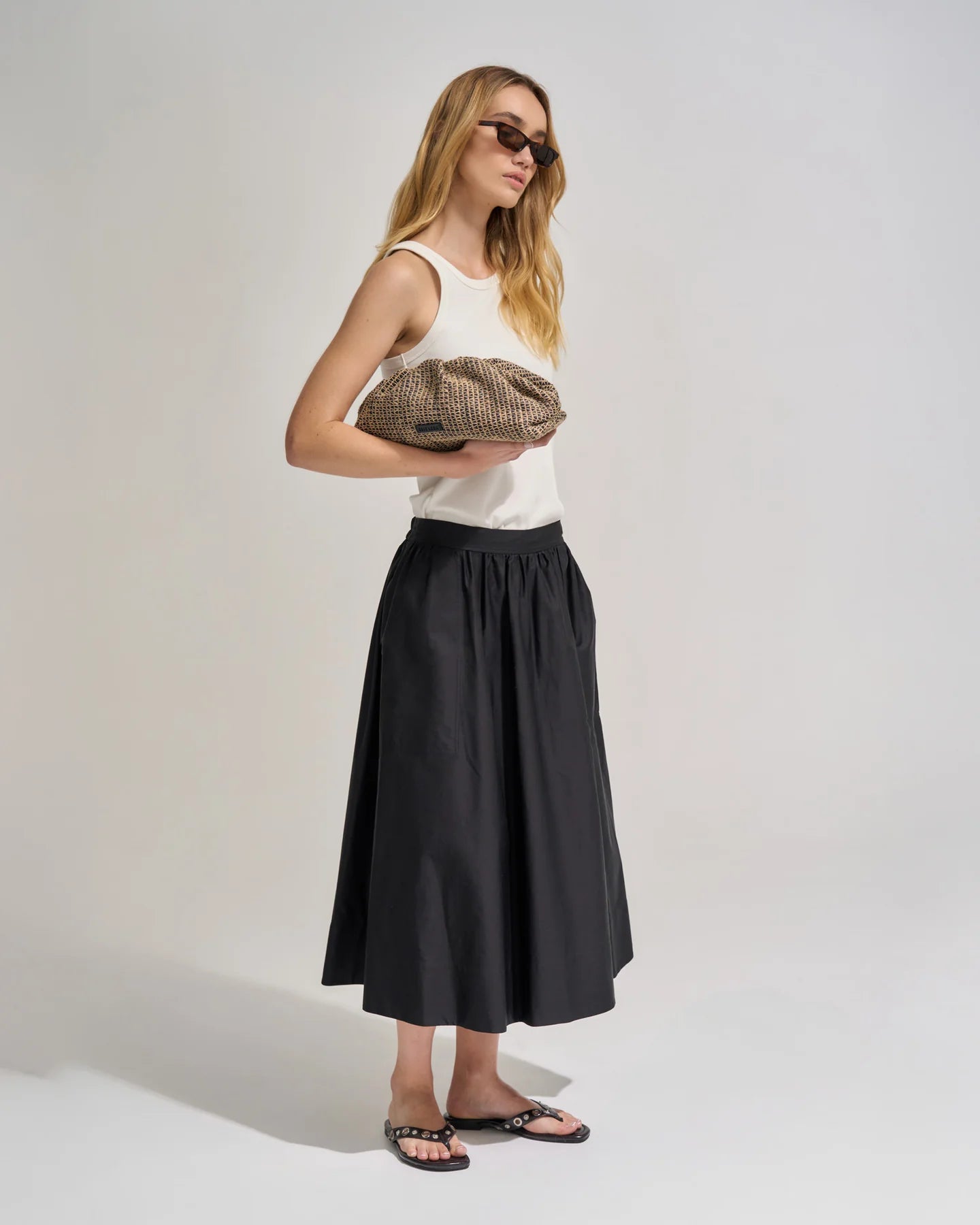 RHI CLUTCH - RAFFIA STRIPE