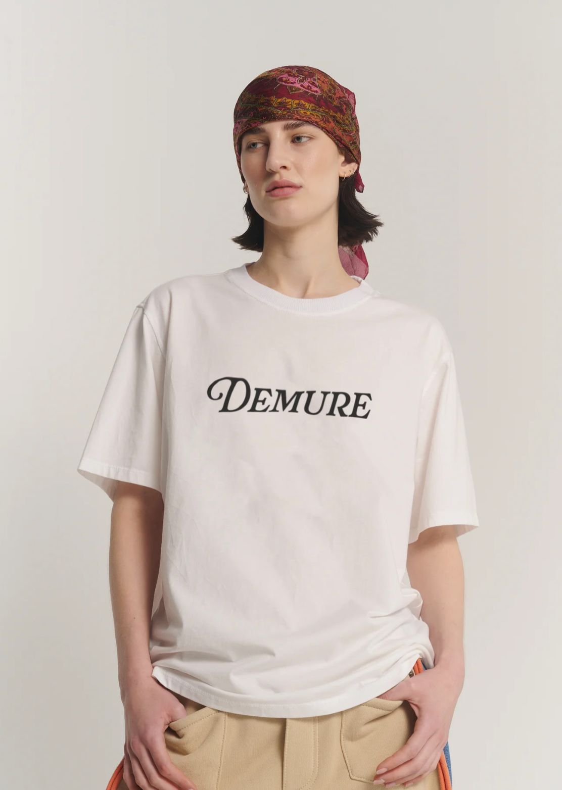 DEMURE TEE