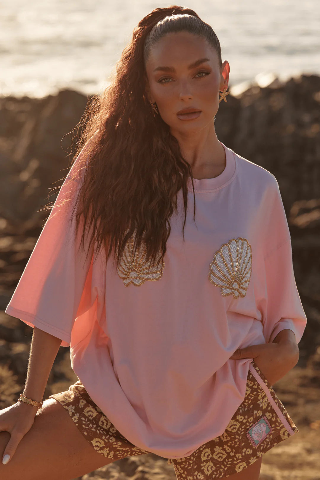 SHELL TITTY TEE -PINK